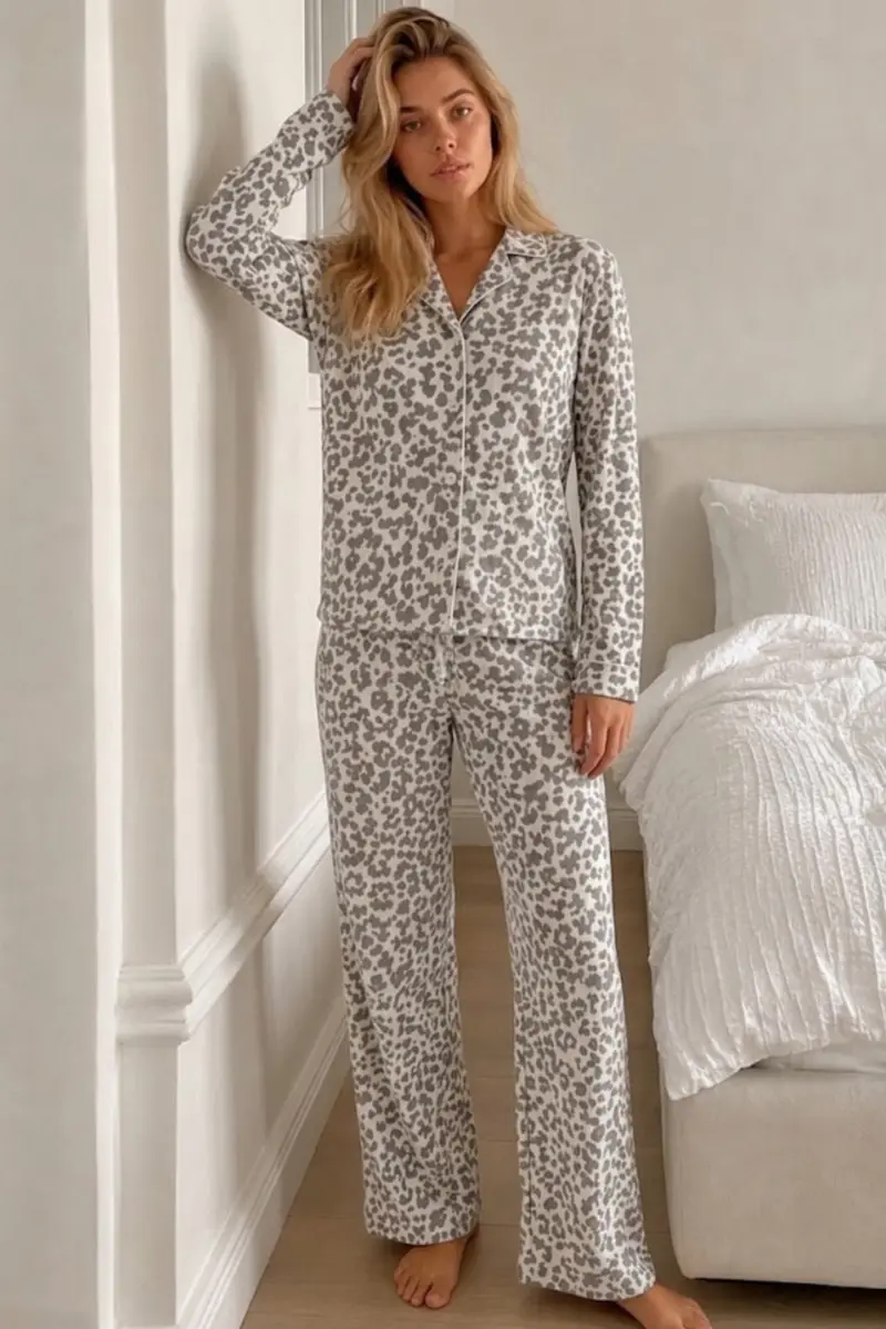 Kadın Puantiyeli Uzun Kollu Düğmeli Gri Pijama Takımı