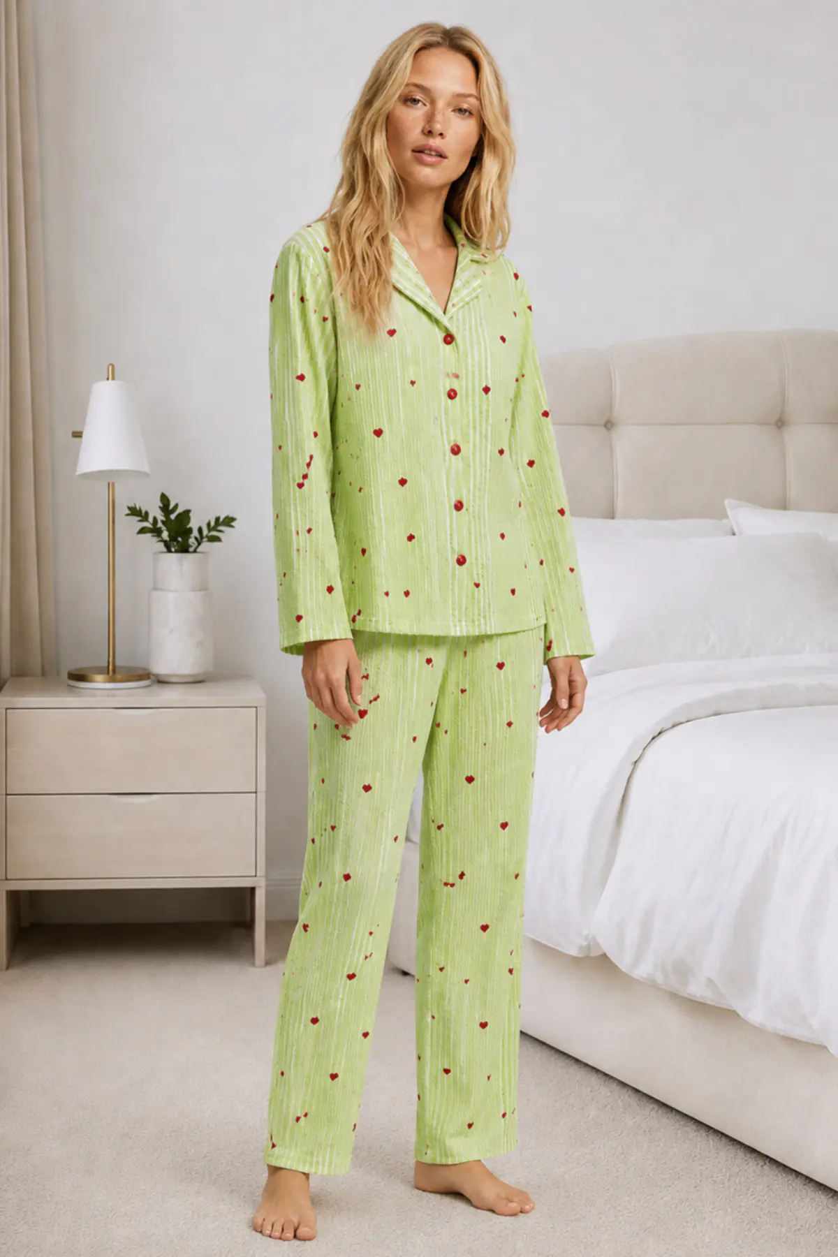 Kadın Ev Giyimi Rahat Yeşil Pijama Takımı 4660