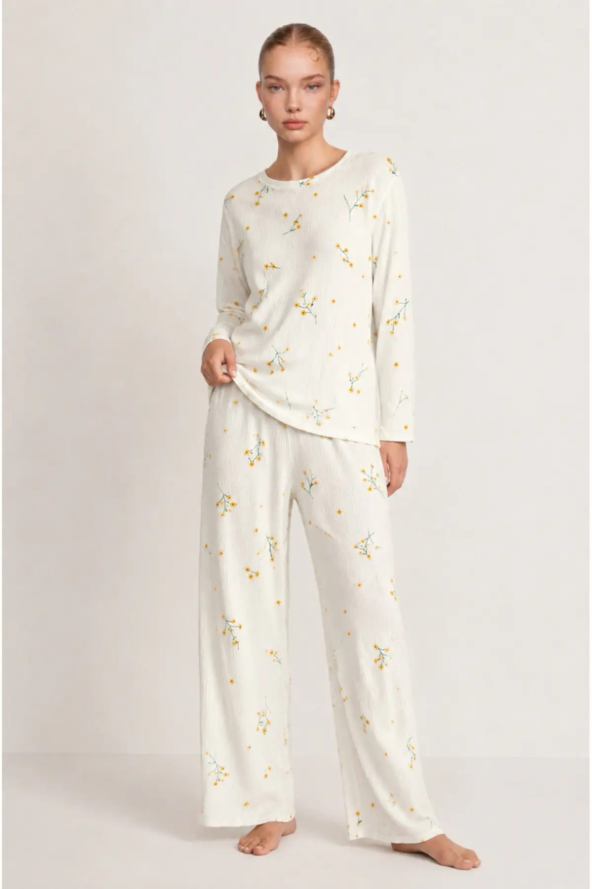 Kadın Desenli Uzun Kollu Ekru Pijama Takımı 4722