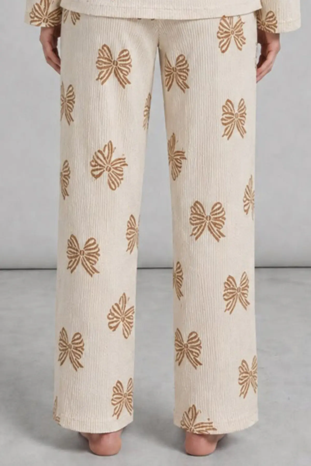 Kadın Desenli Uzun Kollu Krem Pijama Takımı 4762