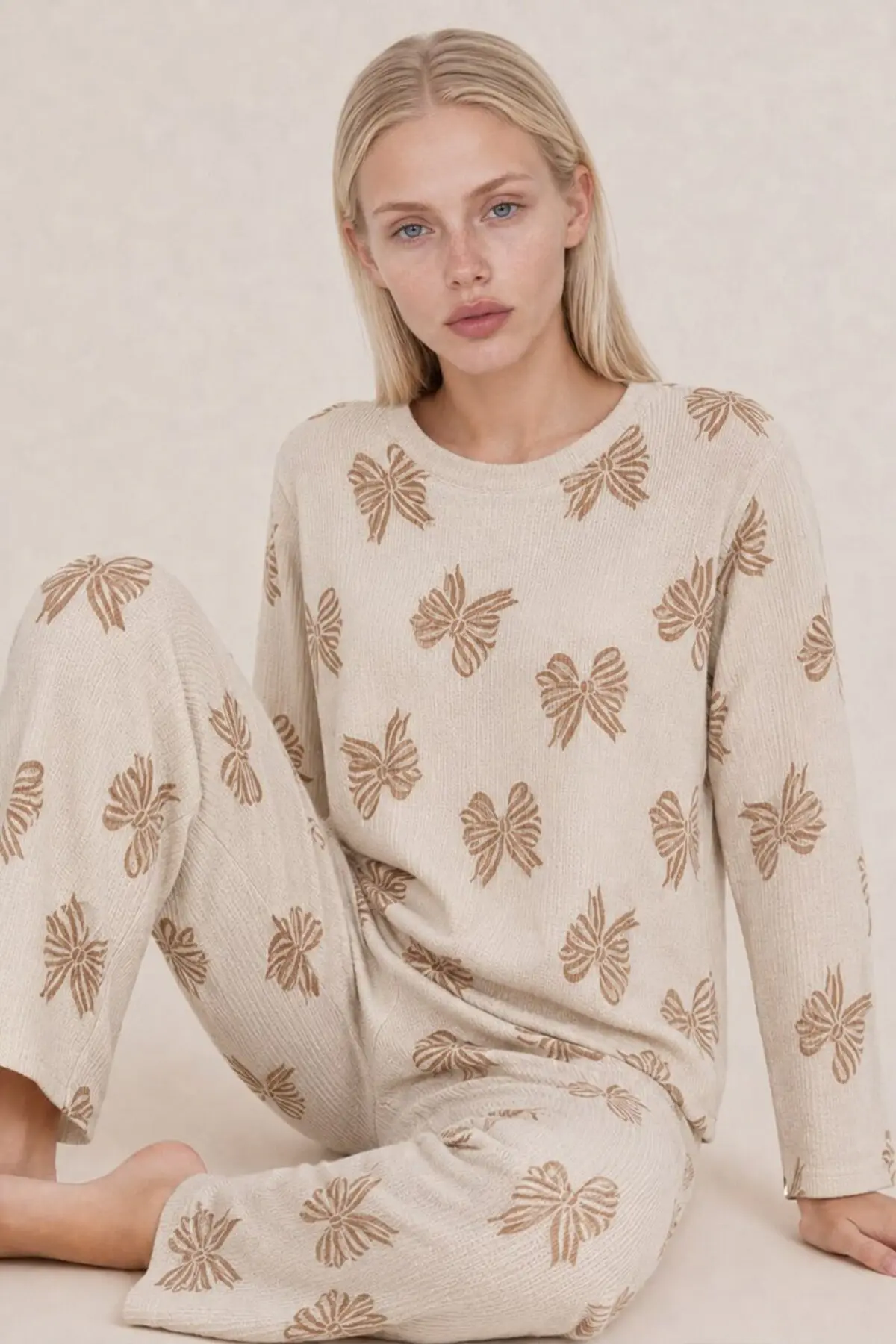 Kadın Desenli Uzun Kollu Krem Pijama Takımı 4762