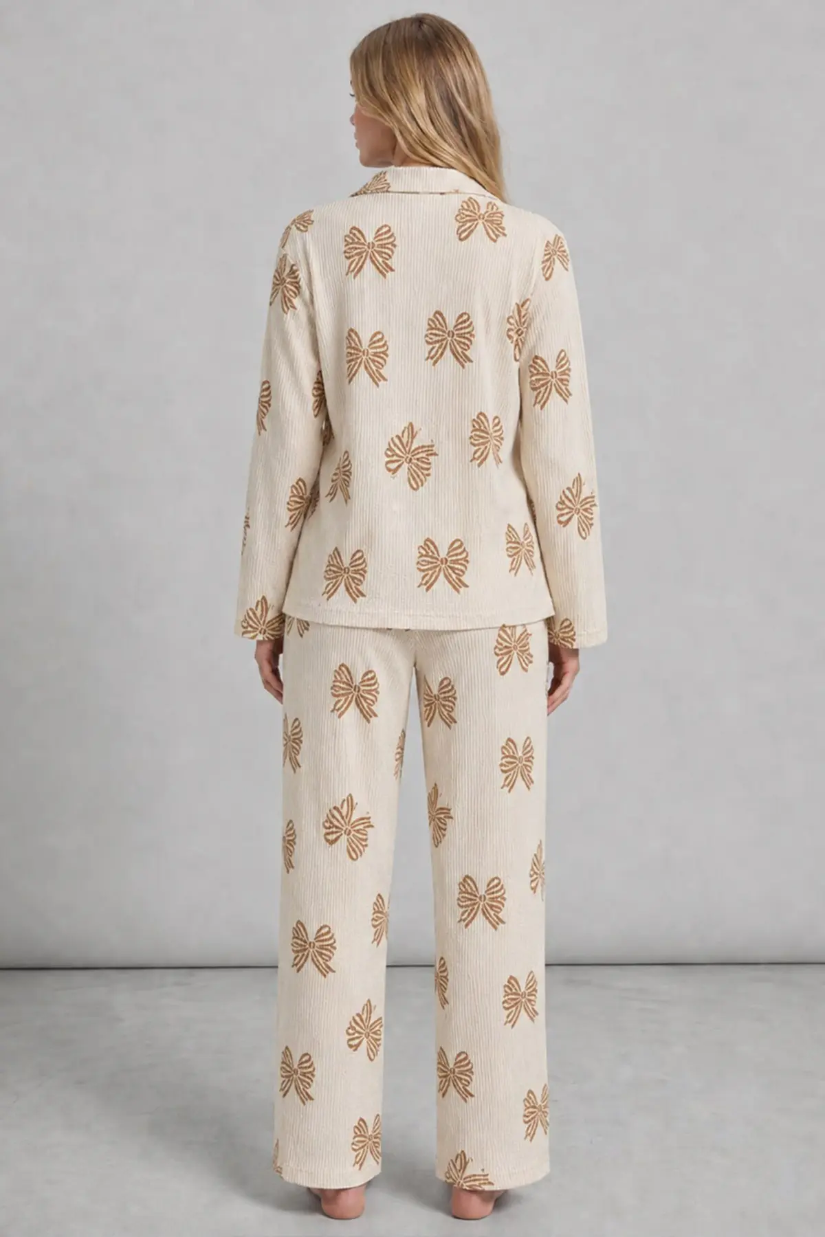 Kadın Desenli Uzun Kollu Krem Pijama Takımı 4762