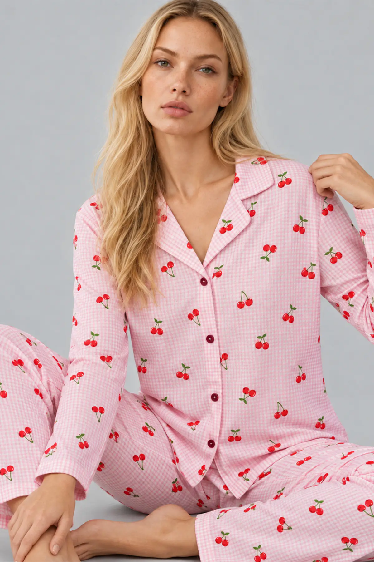 Kadın Kiraz Desenli Pötikare Pembe Pijama Takımı 4793