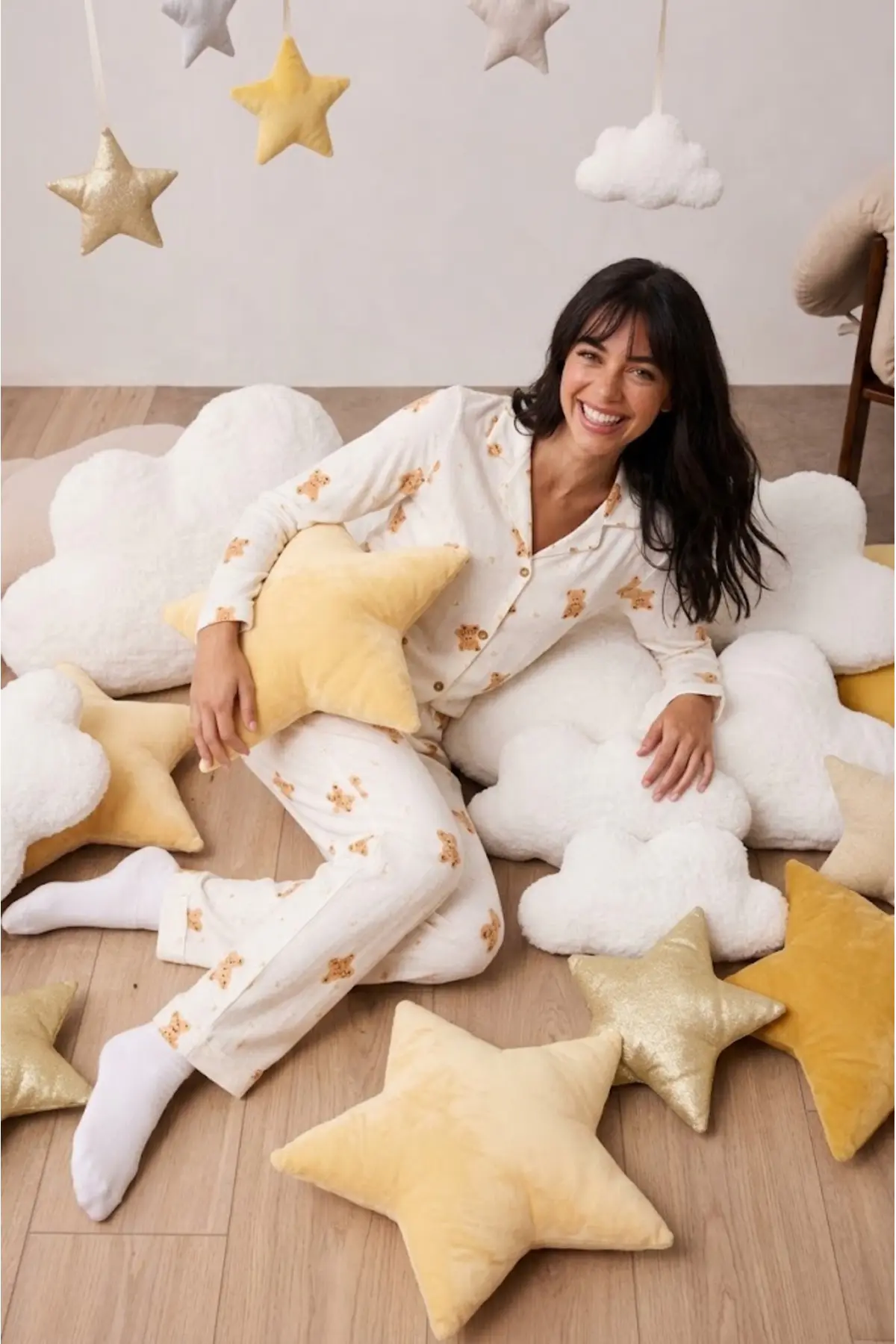 Kadın Uzun Kollu Düğmeli Alt Üst Uyku Beyaz Pijama Takımı