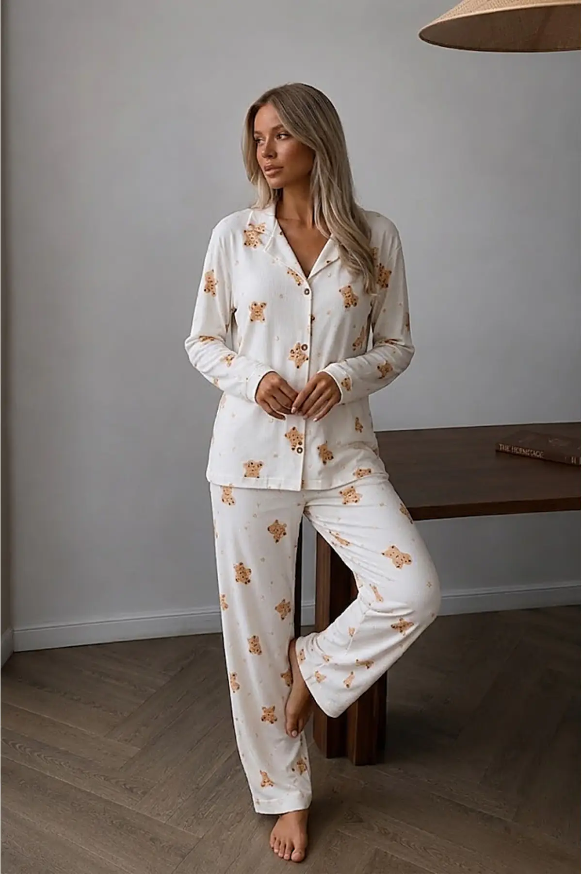 Kadın Düğmeli Uzun Uyku ve Beyaz Pijama Takımı