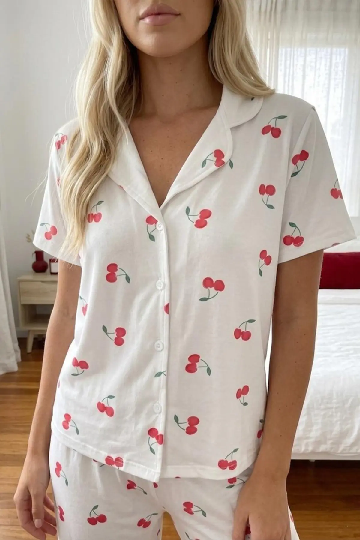Kiraz Desenli Düğmeli Kısa Kollu Pijama Takımı 4589 Beyaz