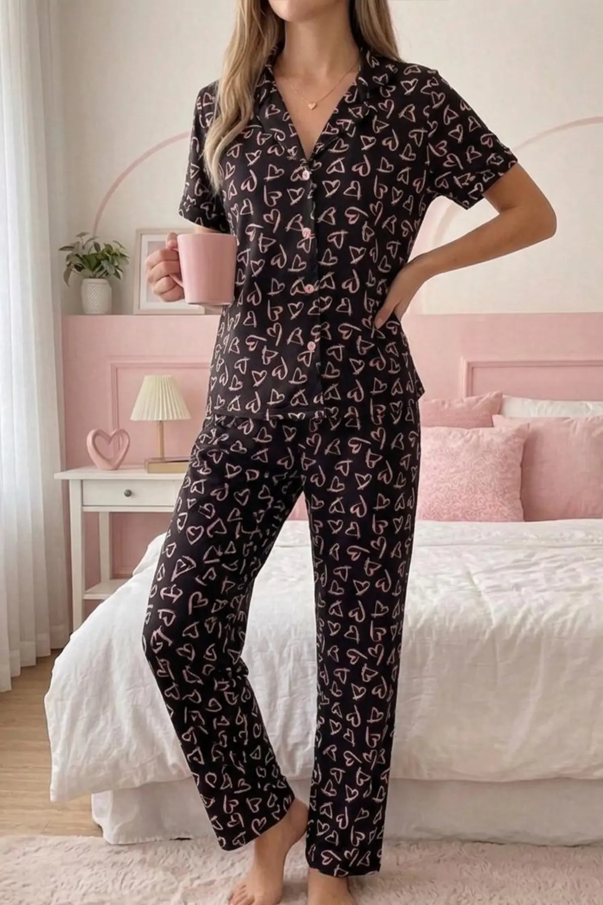 Siyah Kalp Desenli Düğmeli Kısa Kollu Pijama Takımı 4590