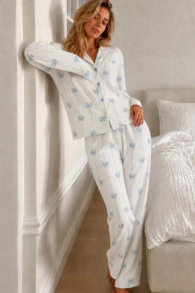Kadın Desenli Düğmeli Uzun Kollu Beyaz Pijama Takımı