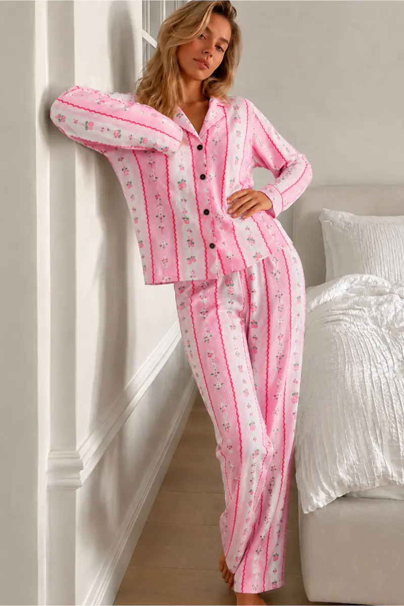 Kadın Desenli Düğmeli Uzun Kollu Pembe Pijama Takımı