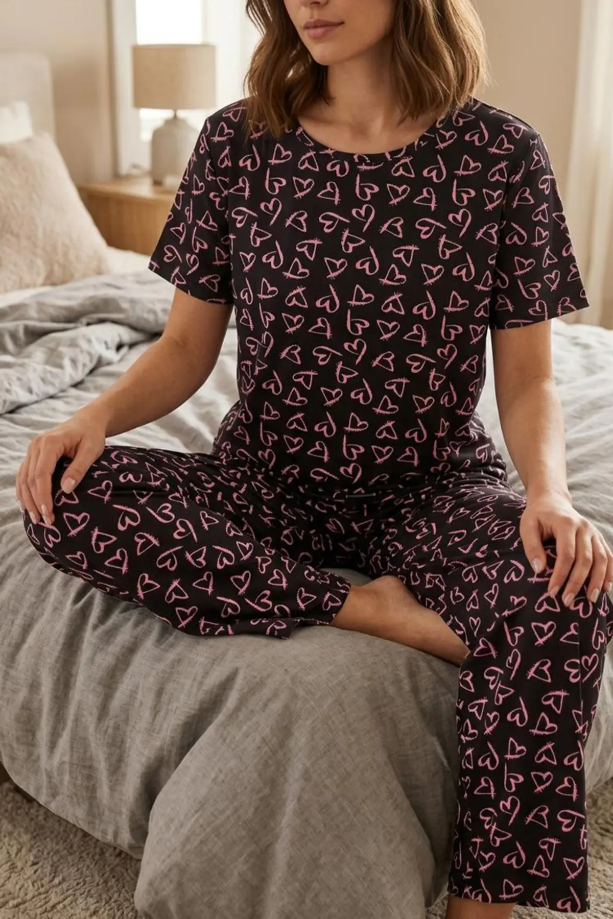 Siyah Kalp Desenli Kısa Kollu Pijama Takımı 4595