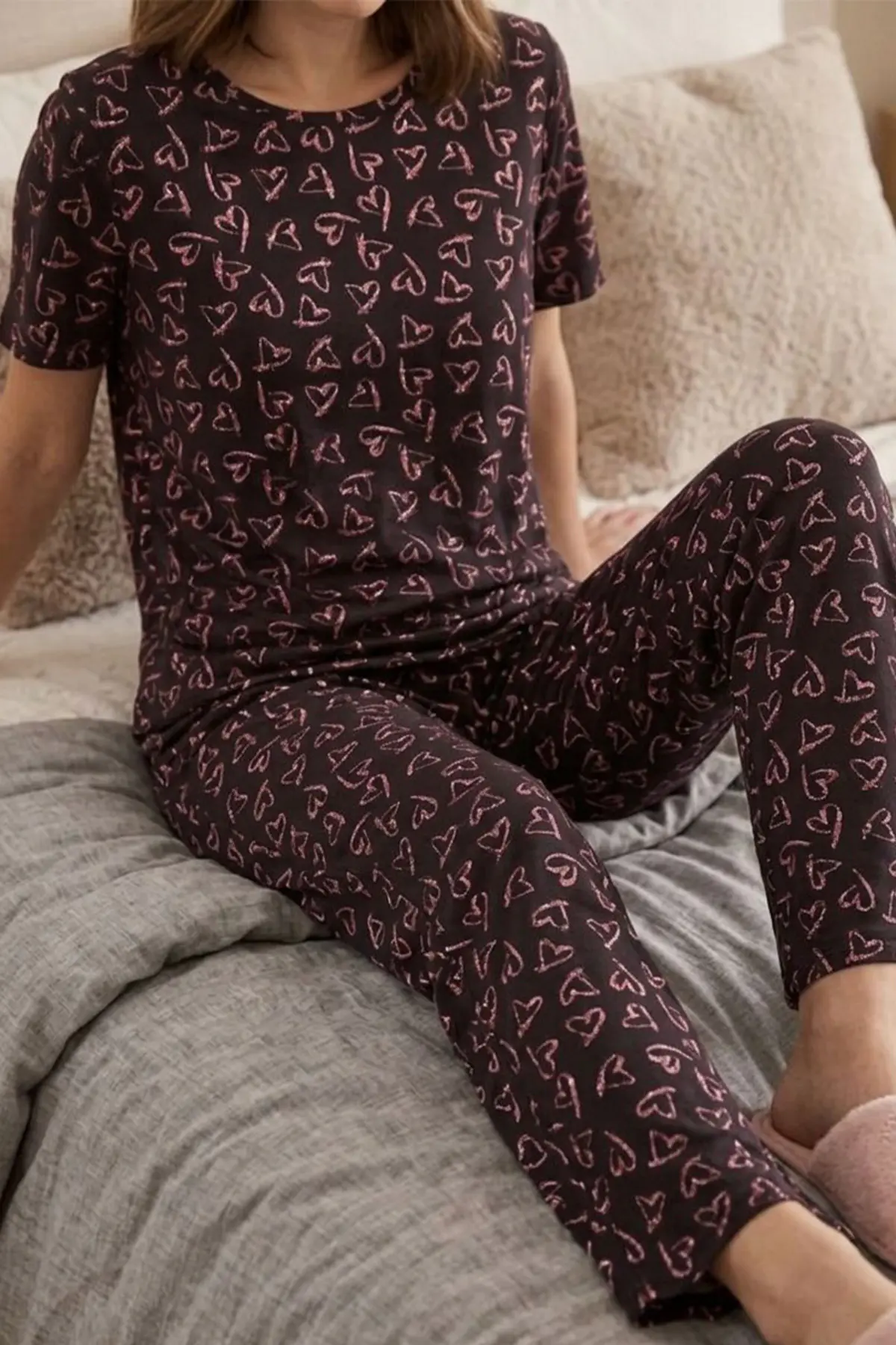 Siyah Kalp Desenli Kısa Kollu Pijama Takımı 4595