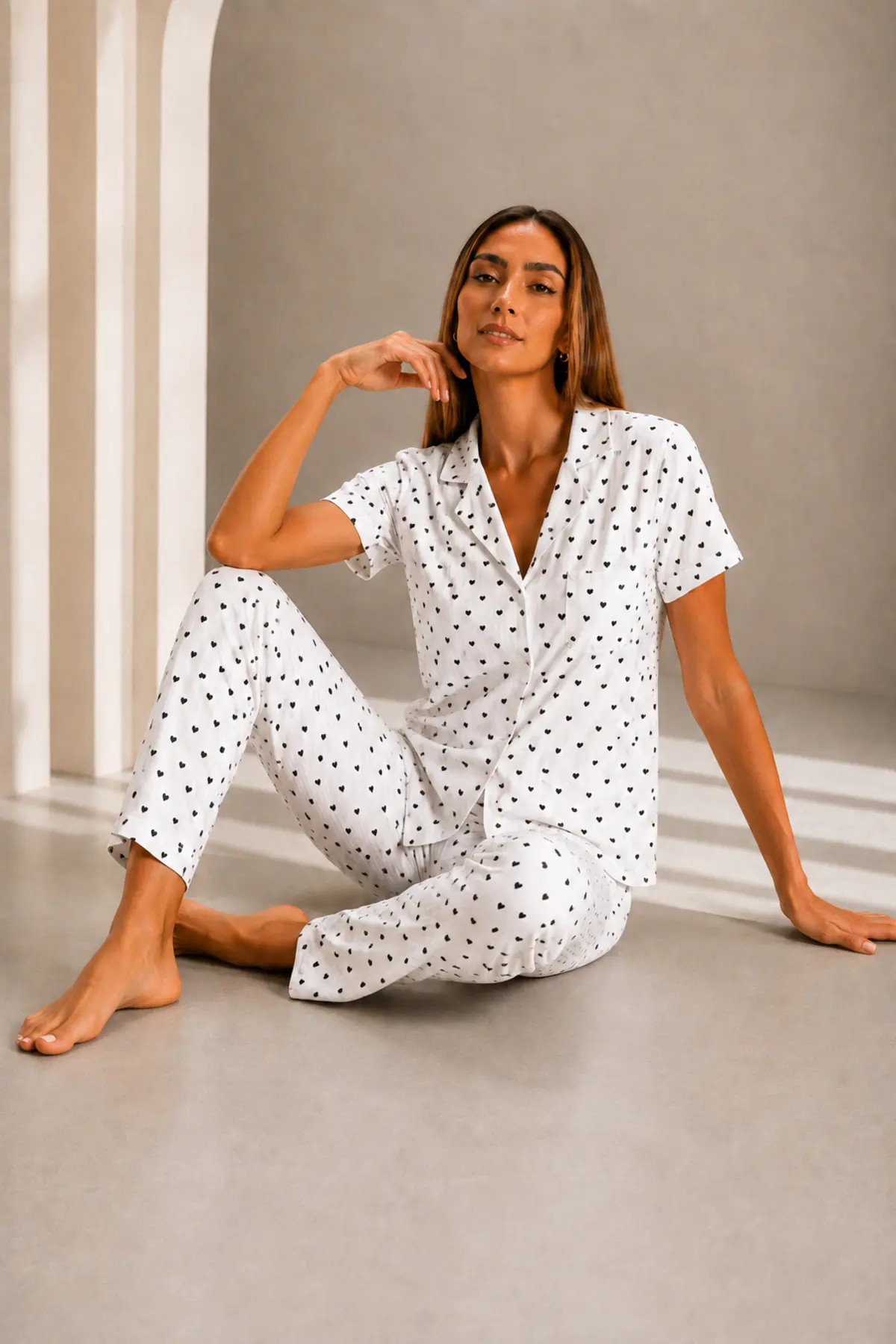 Kadın Kısa Kol Rahat Kalıp Şık Kar Beyaz Pijama Takımı