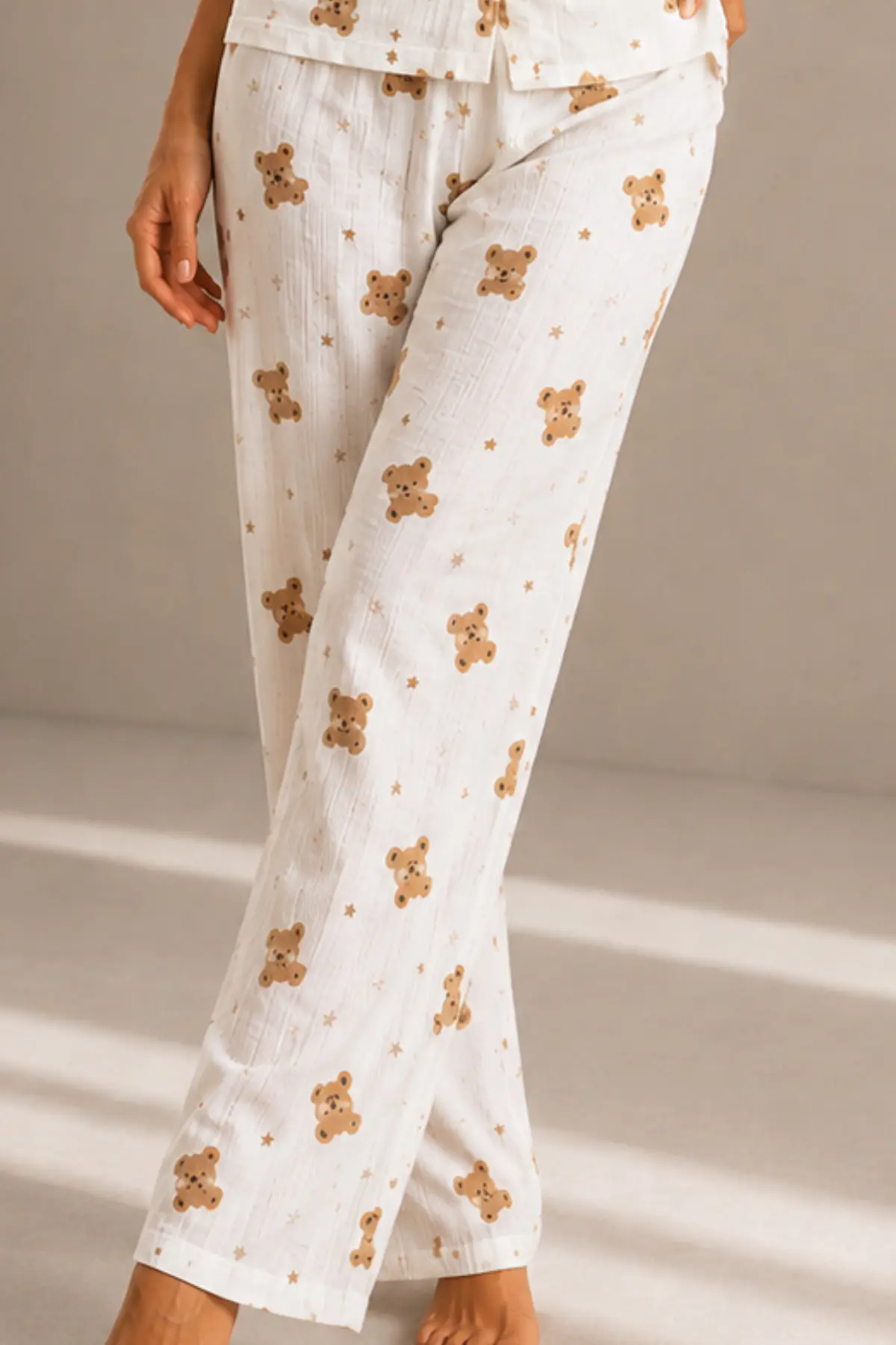 Kadın Kısa Kol Rahat Kalıp Şık Kırık Beyaz Pijama Takımı