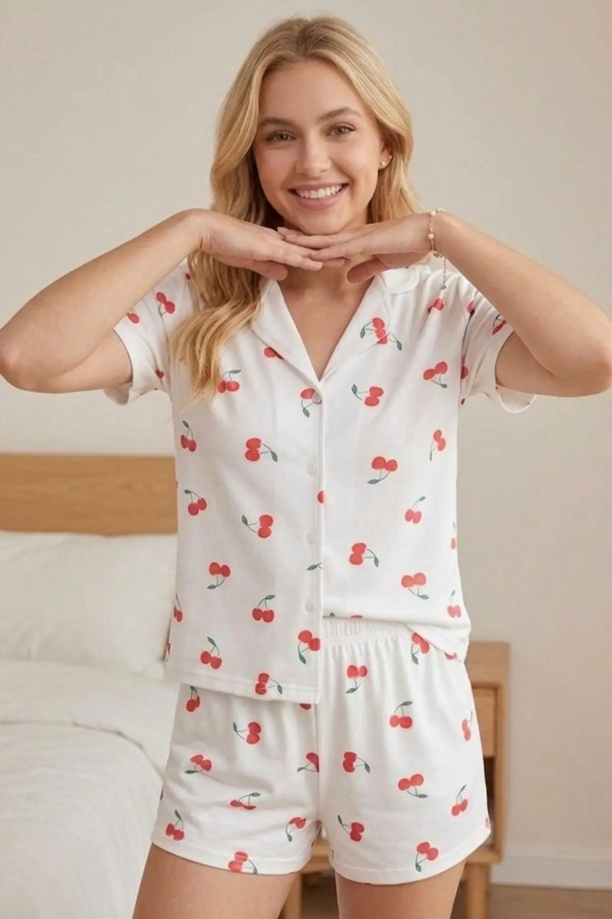 Kiraz Desenli Düğmeli Şortlu Pijama Takımı 4609 -Beyaz