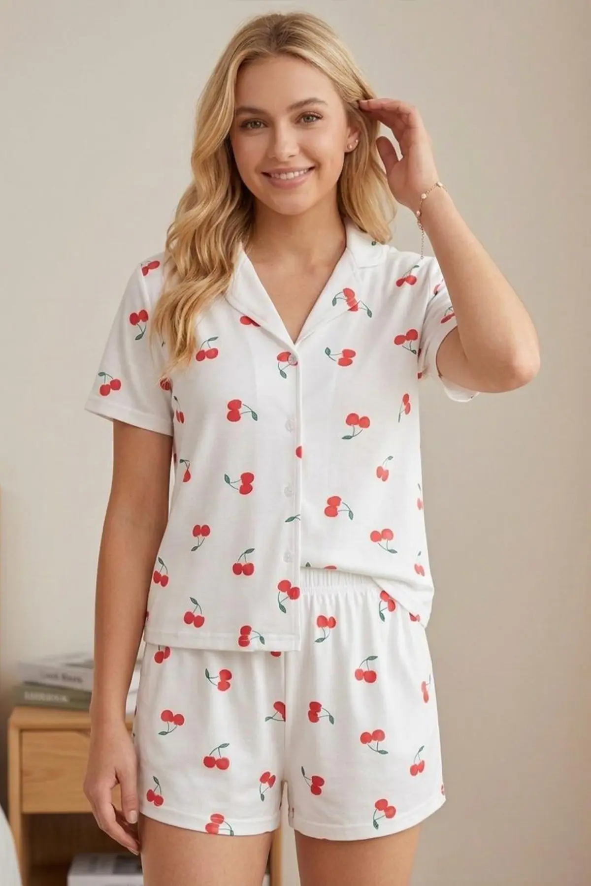 Kiraz Desenli Düğmeli Şortlu Pijama Takımı 4609 -Beyaz