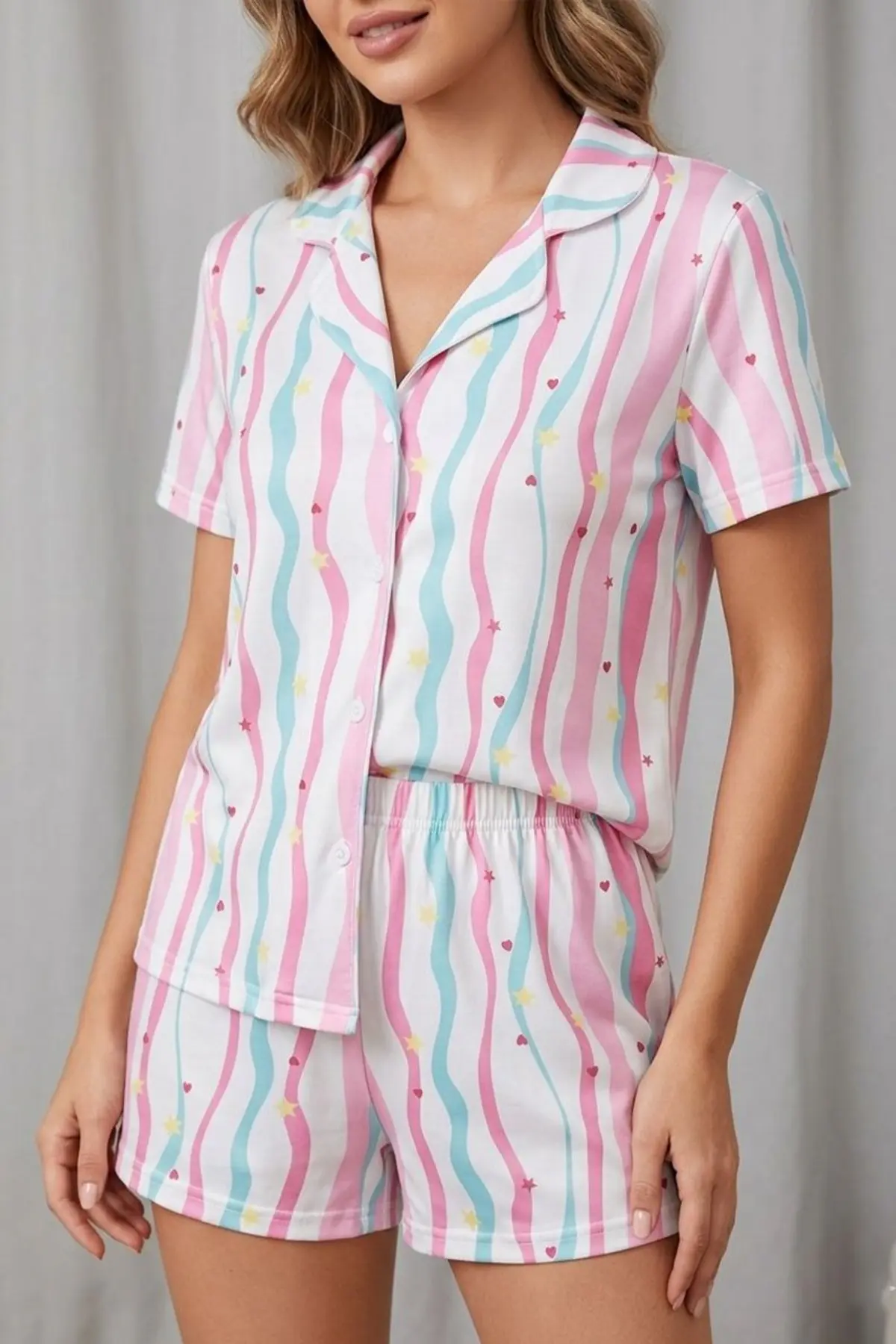 Yıldız Ve Kalp Desenli Çizgili Düğmeli Şortlu Pijama Takımı 4606 -Çok Renkli