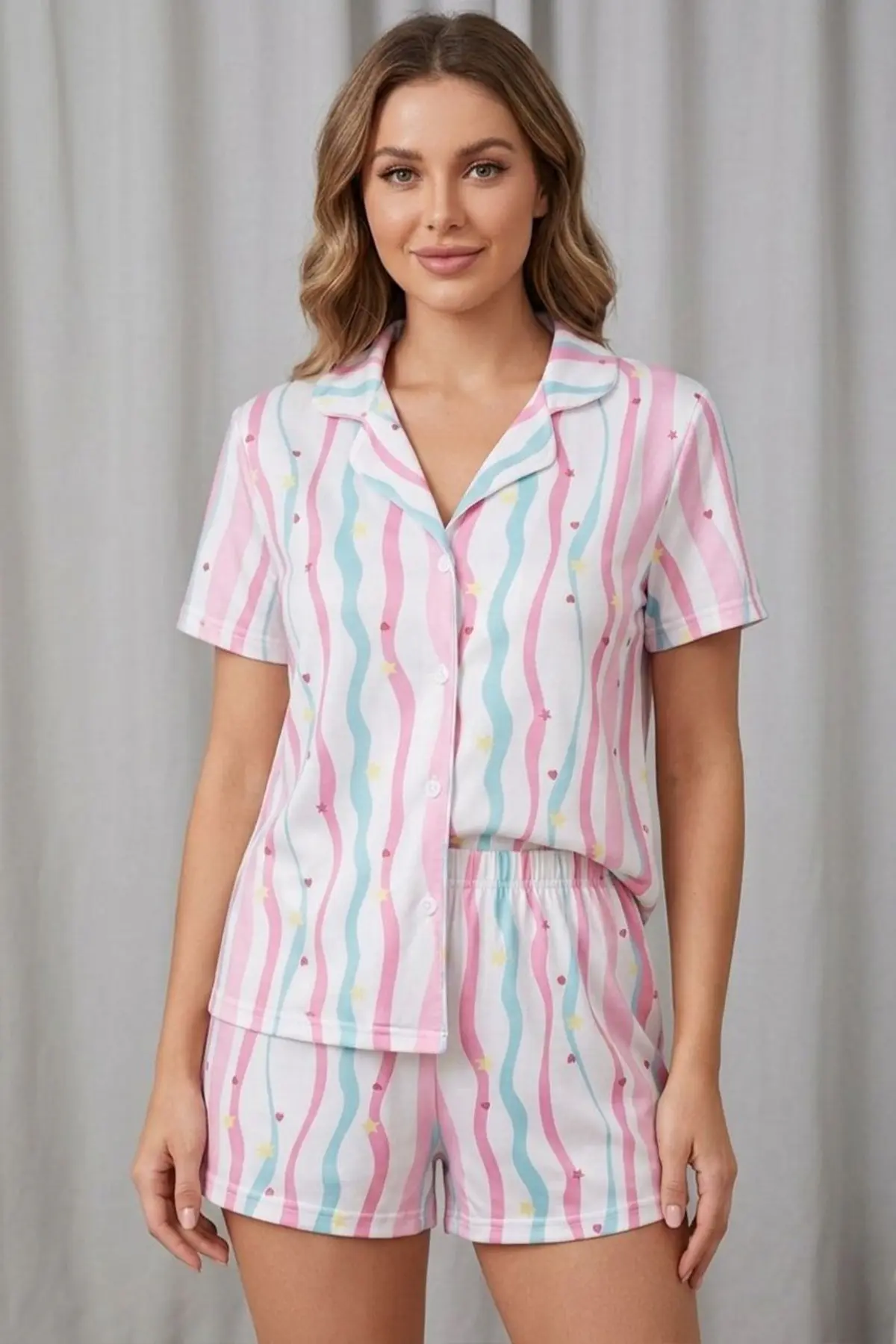 Yıldız Ve Kalp Desenli Çizgili Düğmeli Şortlu Pijama Takımı 4606 -Çok Renkli