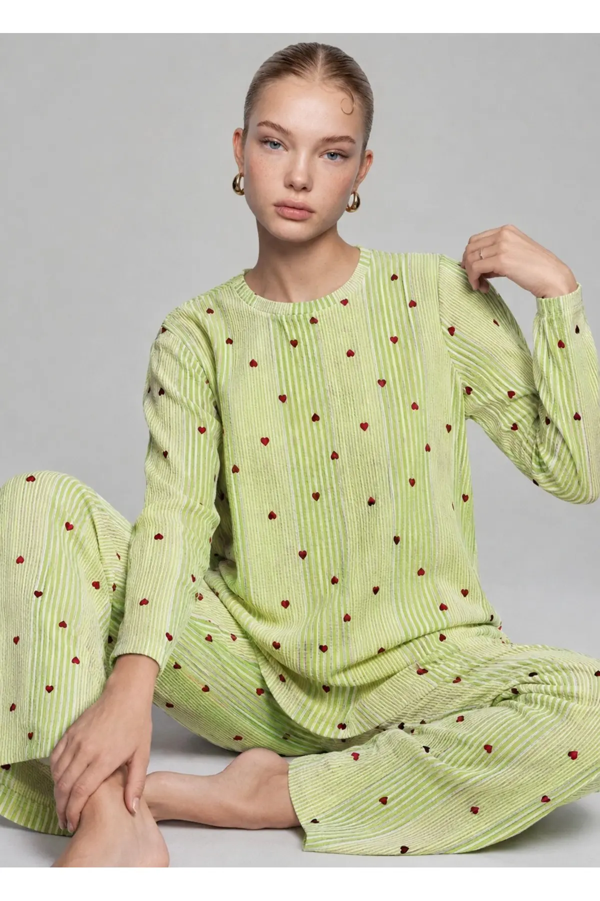 Kadın Çizgili Kalp Desenli Uzun Yeşil Pijama Takımı