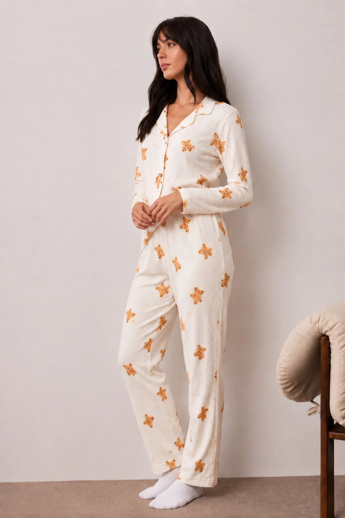 Kadın Uzun Kollu Düğmeli Alt Üst Uyku Beyaz Pijama Takımı