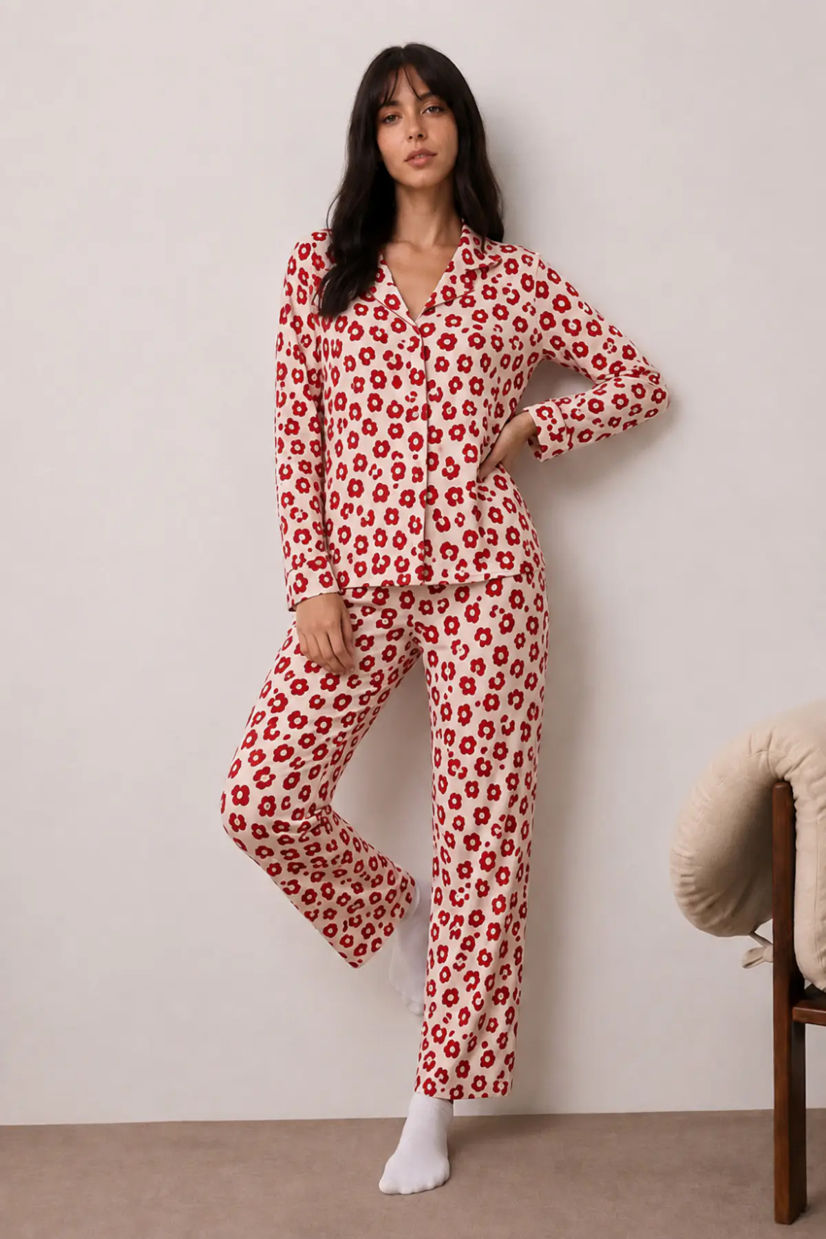 Kadın Uzun Kollu Düğmeli Alt Üst Uyku Kırmızı Pijama Takımı